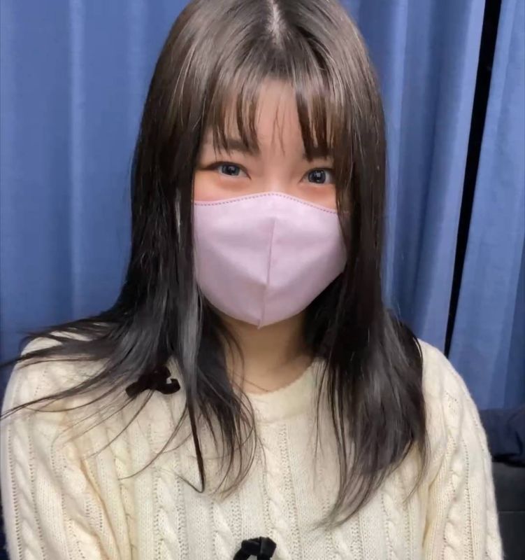 
							面試而來的20歳女學生，本番講習與再講習的2片情色自拍中出 FC2-PPV-4493895
						