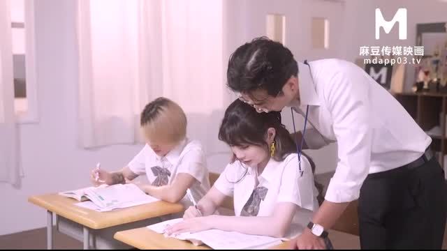 
							國產AV 麻豆傳媒 夏日考前沖刺 韓棠 沈娜娜
						