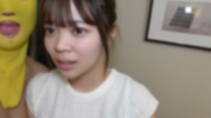
							【喪失記念日】秋田出身的音大生是純白肌膚19歳處女。男性經驗0人的美女決意的無套插入大量中出2連發。 FC2-PPV-4050714
						