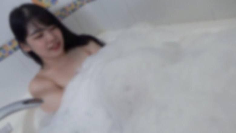 
							爆乳H罩杯的保育教師。一面展現溫柔氣氛一面懇求勃起肉棒抽插。 FC2-PPV-4502150
						