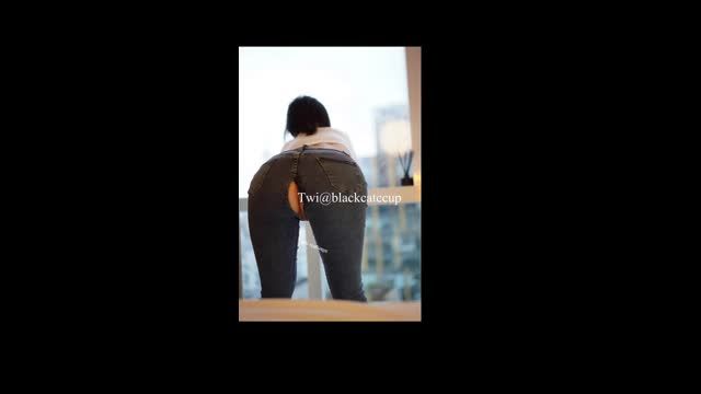 
							onlyfans-BlackCat0515 胸前两颗大包子
						